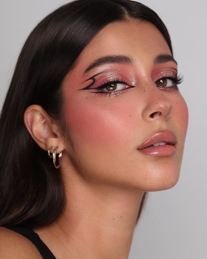 Vibrant blush makeup trend this year