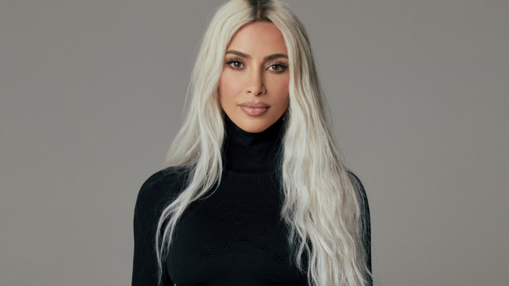 An unknown person breaks into Kim Kardashian's house.. and the latter is afraid