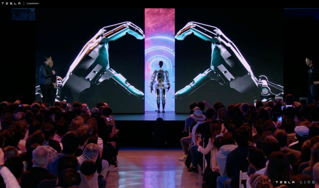 Elon Musk presents the famous humanoid robot "Optimus"