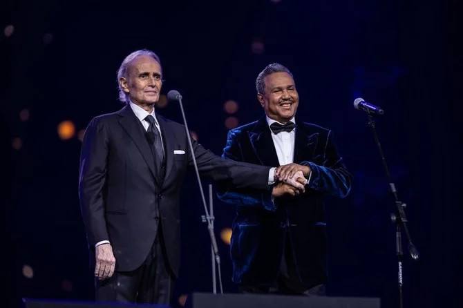 Saudi star Mohammed Abdu performs with Spanish tenor Jose Carreras at Riyadh Season