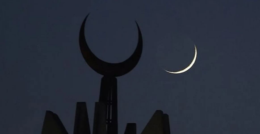 Saudi Arabia calls for investigating the sighting of the crescent of Ramadan next Tuesday