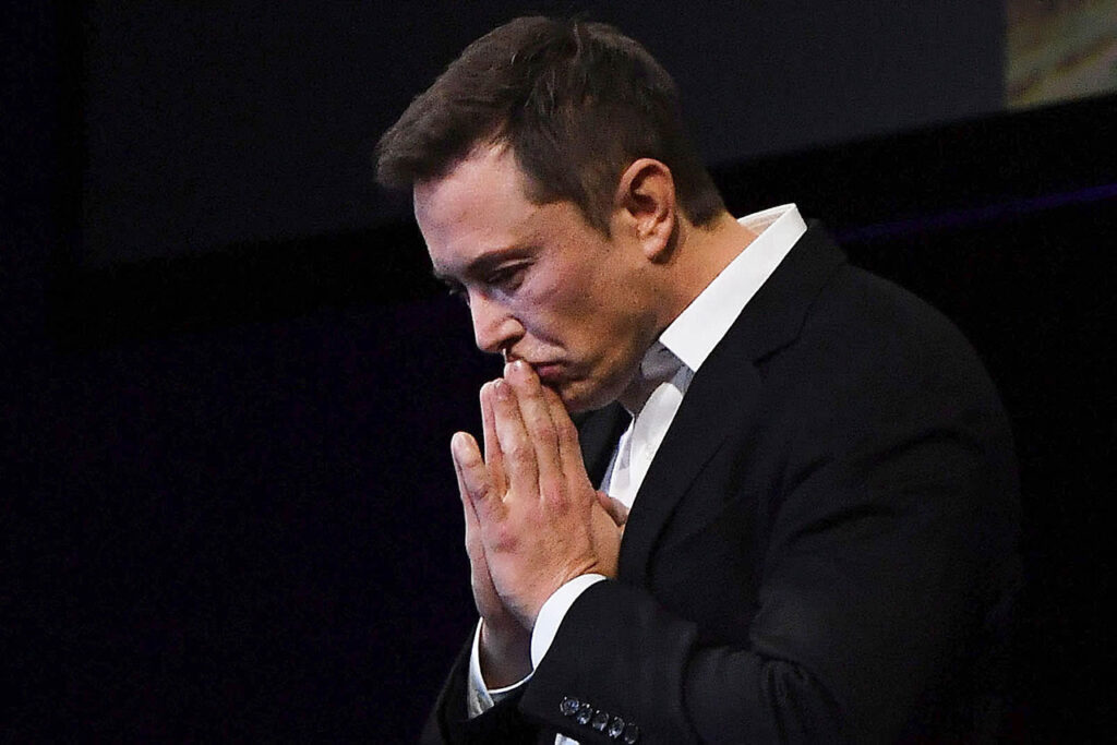 Musk and others call for a temporary halt to the development of artificial intelligence systems, "due to their danger to society."