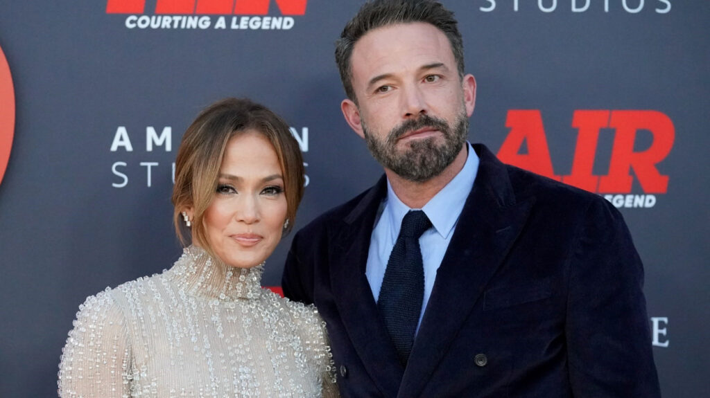 Ben Affleck talks about his relationship with Jennifer Lopez...and clarifies these facts