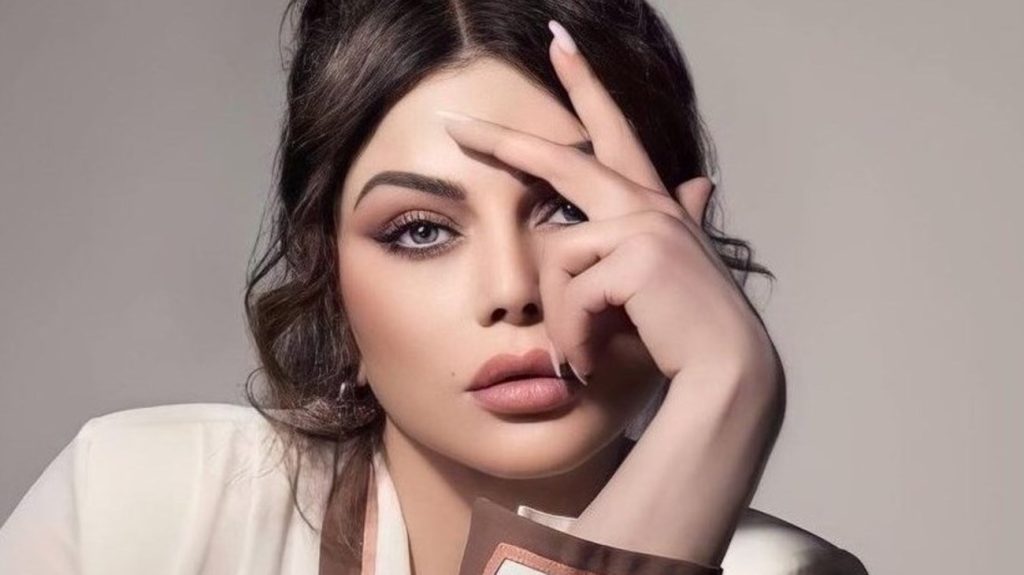 Haifa Wehbe presents her "mega album" in an innovative way